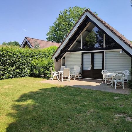 Vrijstaande Recreatiebungalow Met Slaapvide Posterholt Bagian luar foto