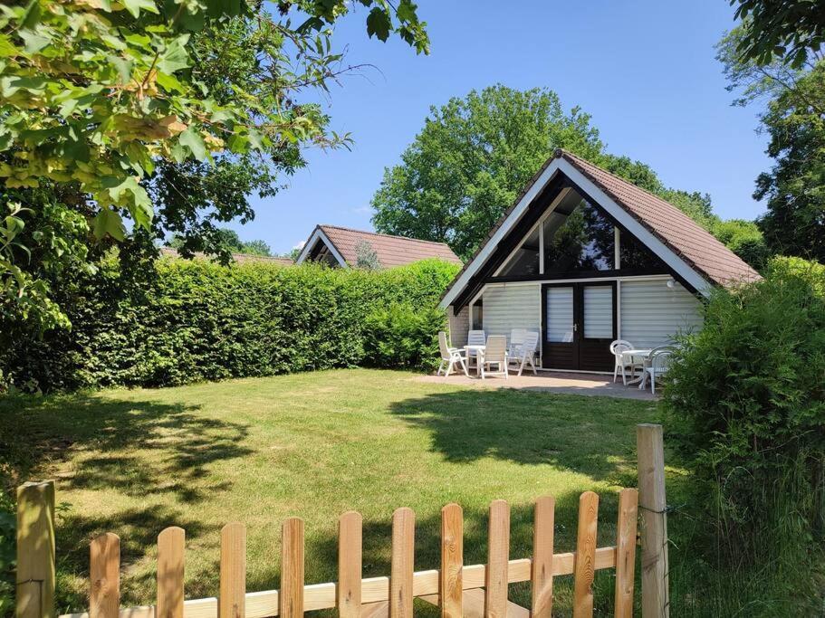 Vrijstaande Recreatiebungalow Met Slaapvide Posterholt Bagian luar foto