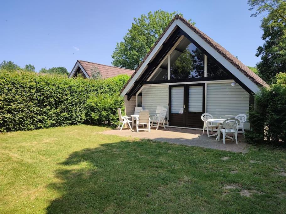 Vrijstaande Recreatiebungalow Met Slaapvide Posterholt Bagian luar foto