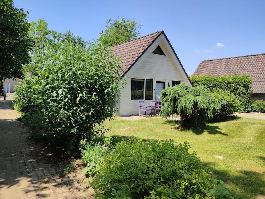 Vrijstaande Recreatiebungalow Met Slaapvide Posterholt Bagian luar foto